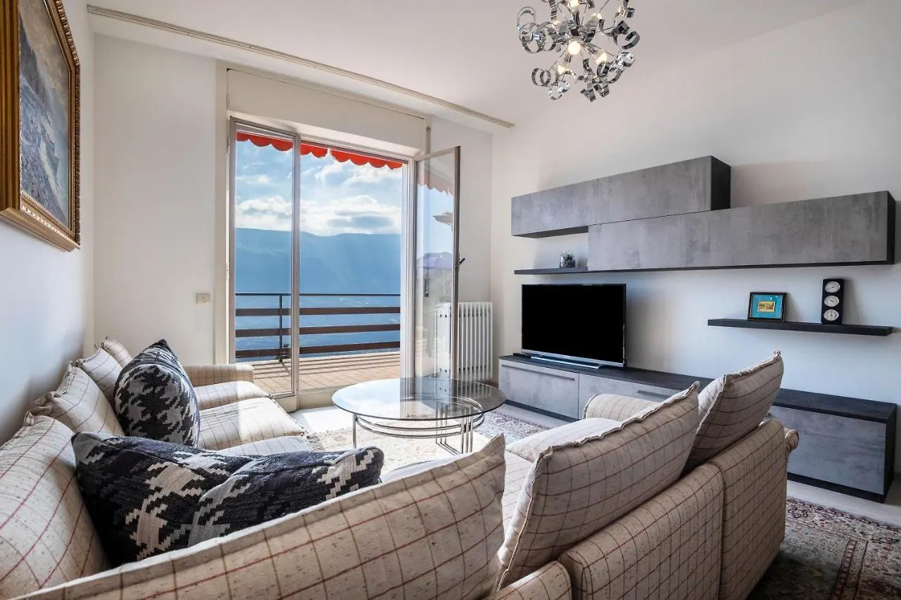 Wohnung Mit Grandiosem Ausblick Tremosine